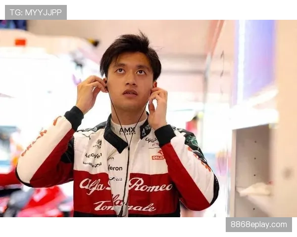 周冠宇教练居然早上6点开会，晚上还有私人管家陪睡？这生活真别提多疯狂了